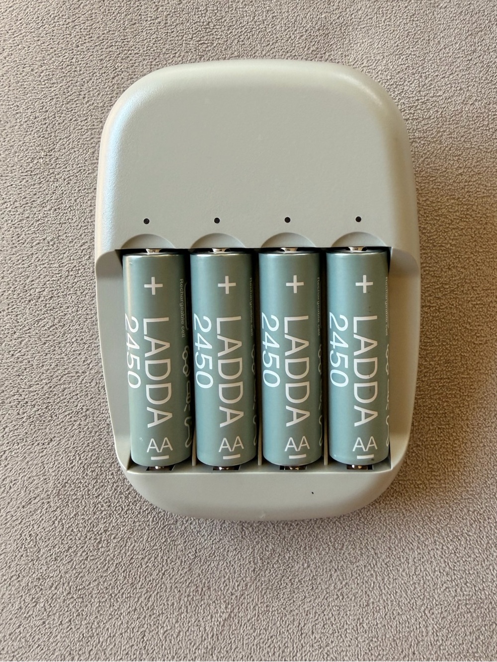 IKEA LADDA AA 2450 Rechargeable Batteries 4 Pack and Charger